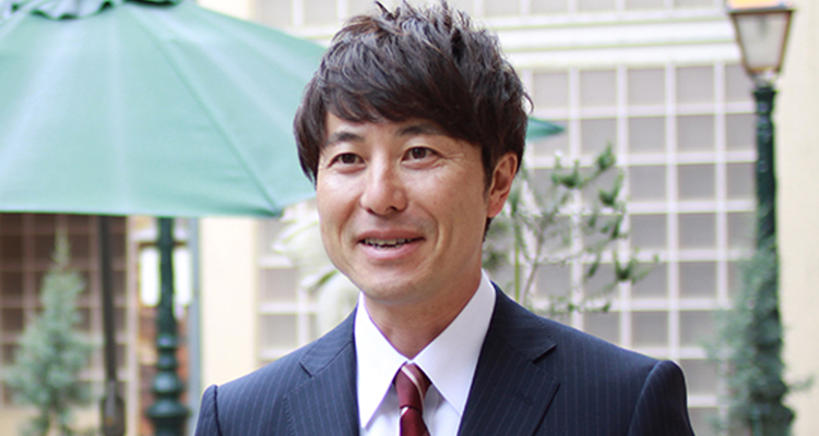 東京新建装株式会社 代表取締役 黒崎史朗